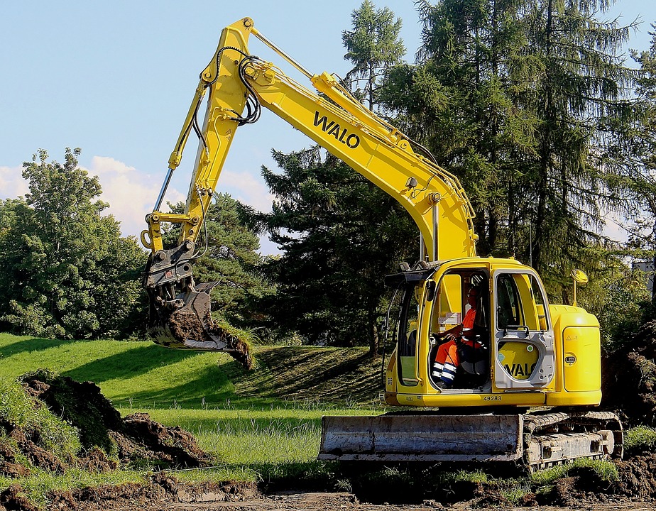 construction machine excavators - 4 Benefits of Drilling Wells in Different Angles